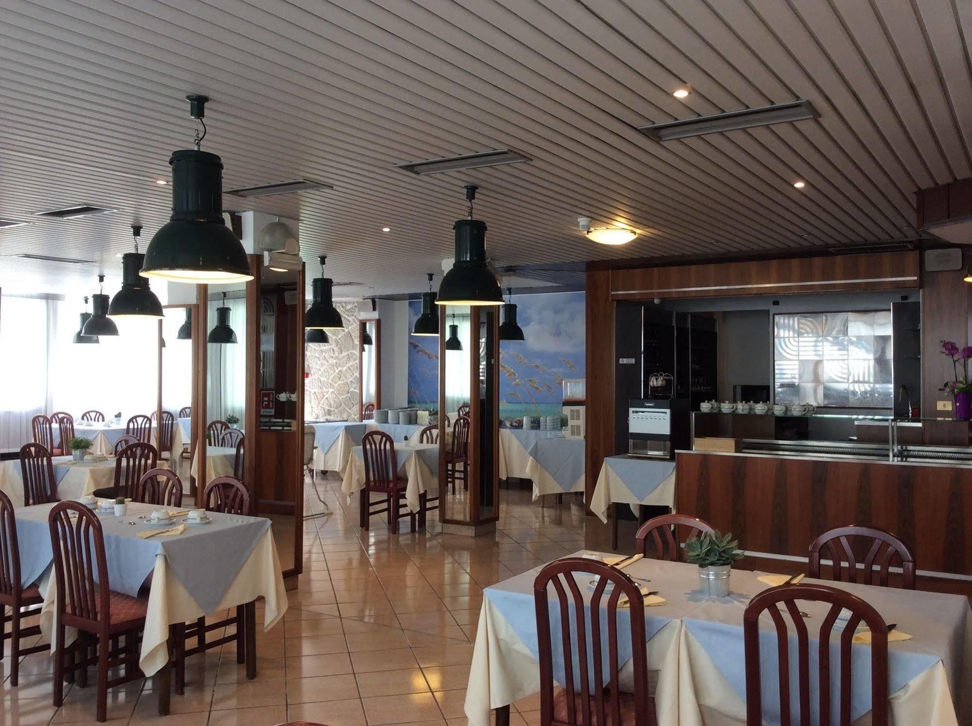 Hotel Merano Градо Экстерьер фото